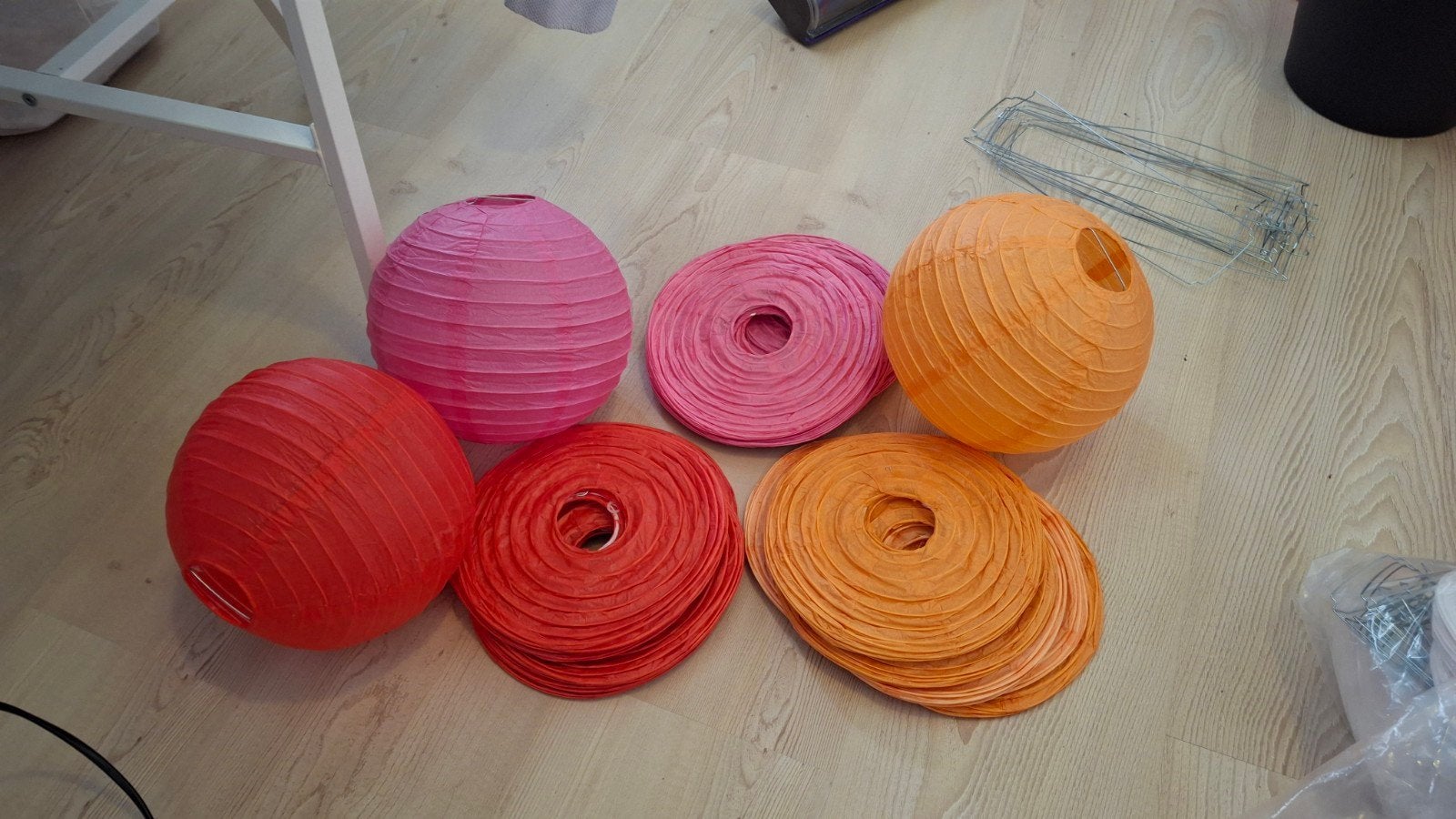 3 fois 8 lanternes papier boule 20cm, Ophalen, Zo goed als nieuw, Versiering