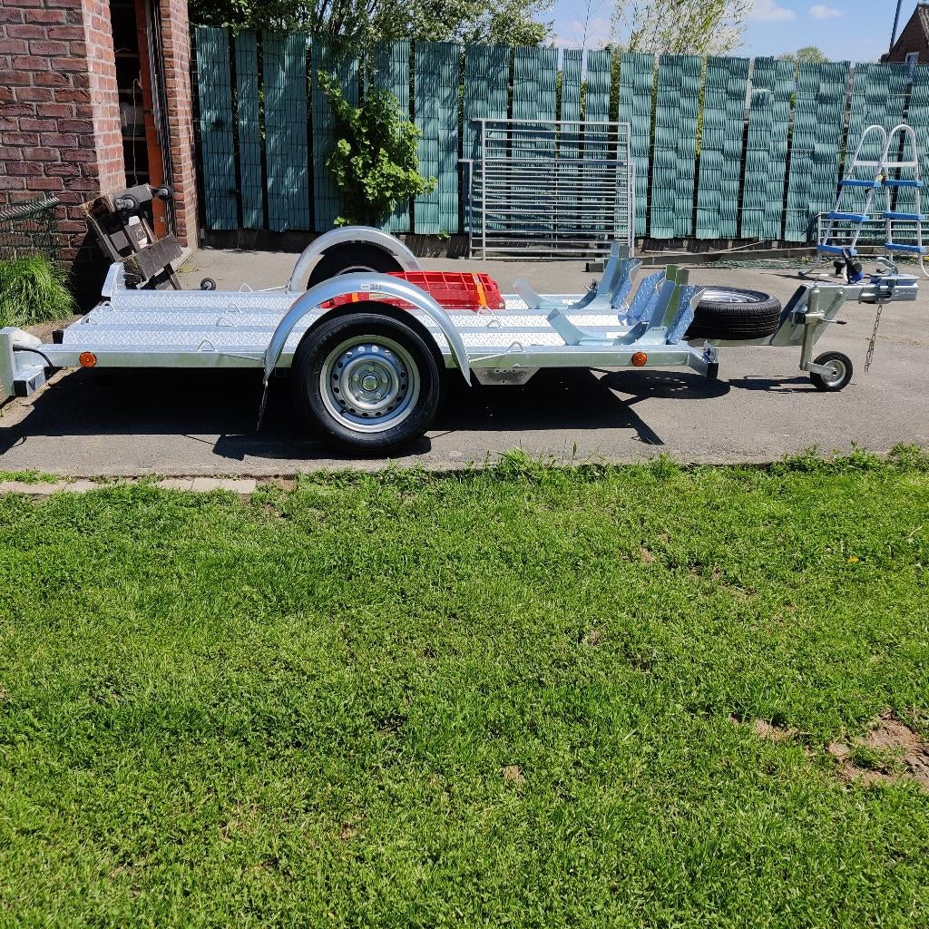 Motortrailer te huur, Ophalen