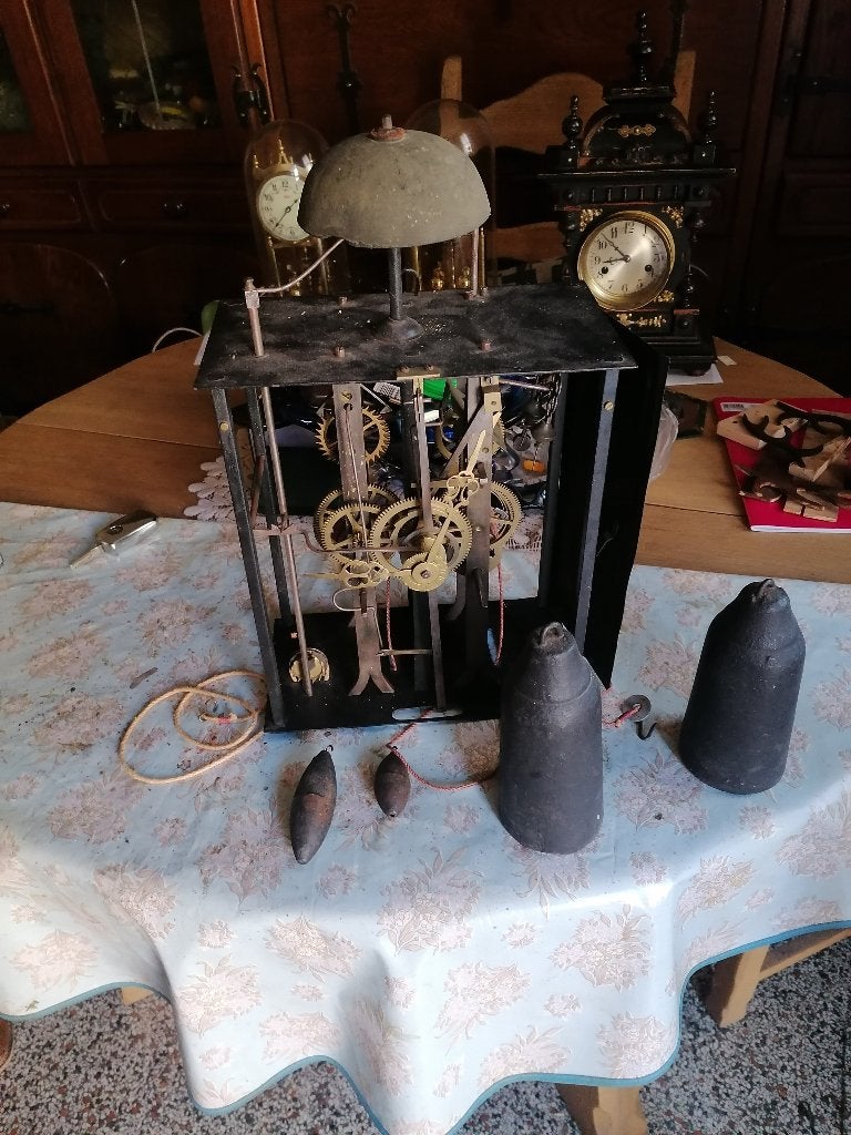 2   oude Comtoise klok, Antiek en Kunst, Ophalen