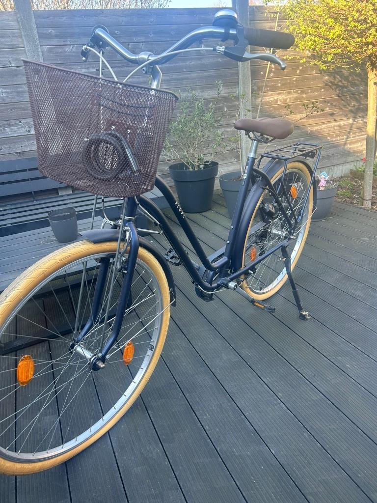 Mooie blauwe damesfiets te koop, Fietsen en Brommers, Fietsen | Dames | Damesfietsen, Zo goed als nieuw, Overige merken, Versnellingen