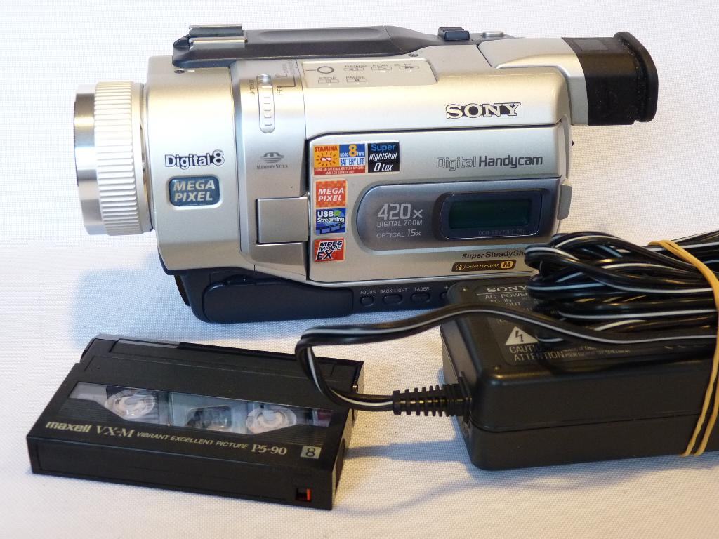 Sony Digital Handycam Digital 8 MINT conditie, Ophalen of Verzenden, Hi 8, Camera