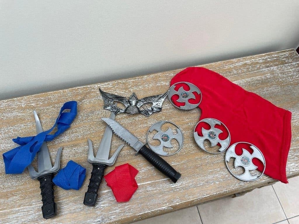 Messen helden ninjago, Ophalen