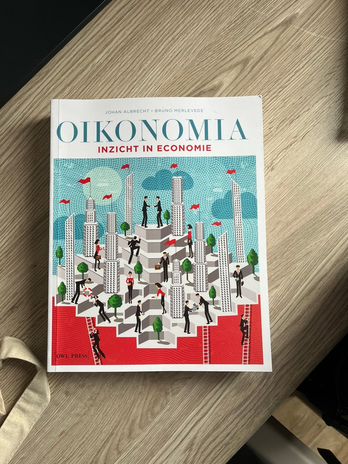 Oikonomia -1e bach rechten ugent, Boeken, Ophalen of Verzenden, Zo goed als nieuw