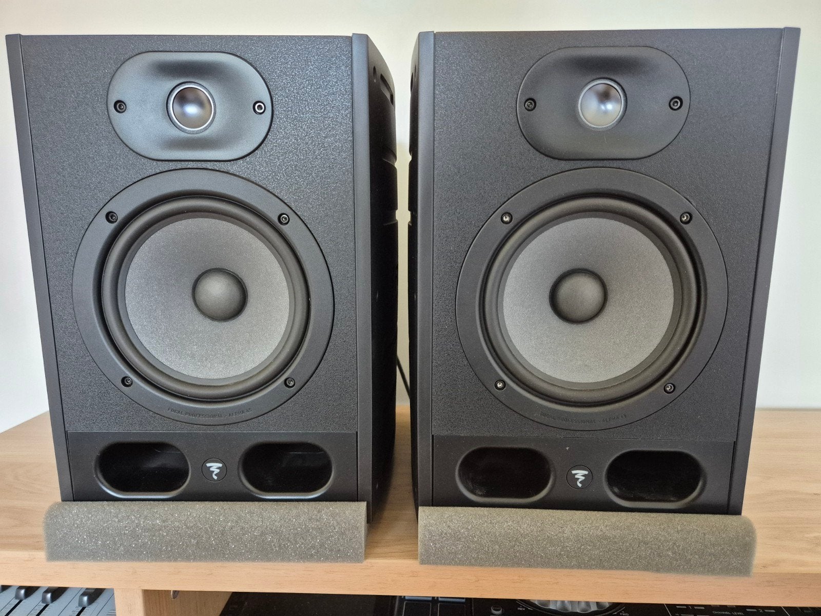 Focal alpha 65 studiomonitor (2 stuks), Inclusief kabels, Ophalen, Zo goed als nieuw, Studiomonitor