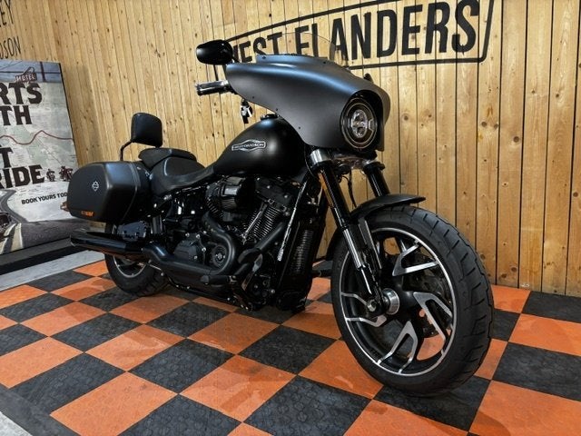 Harley-Davidson Sport Glide (bj 2020), Via Galileo Galilei 1
30033   Noale, IT, 1745 cc, Aprilia, Bedrijf