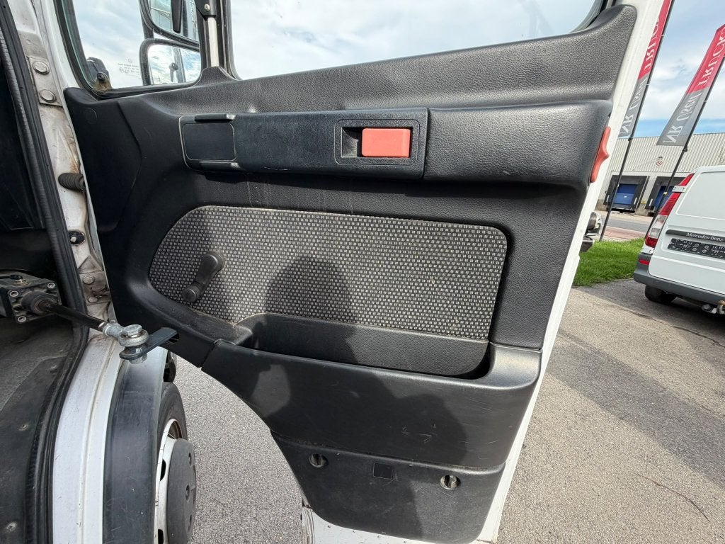 Mercedes Vario 0813 (Stock ID 39292) — 11