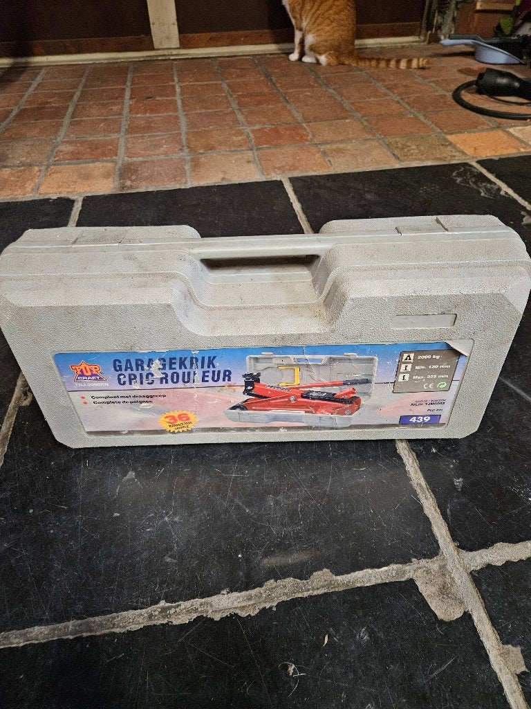 cric auto 2000kg, Enlèvement, Utilisé