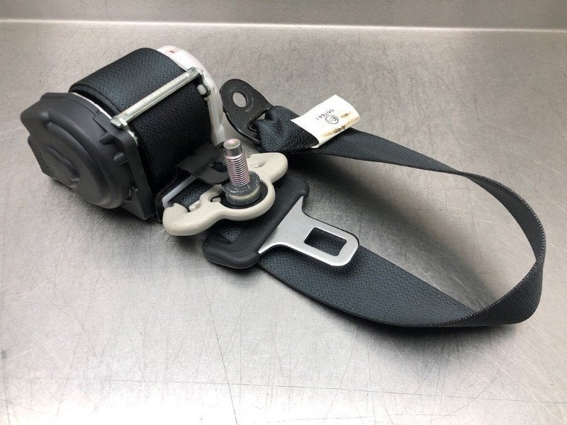 CEINTURE DE SECURITE ARRIERE GAUCHE Nissan Note (E12), Dhr. M. Roggen, Stadsweg 37 37
9917 PV  WIRDUM GR., NL, Nissan, Utilisé