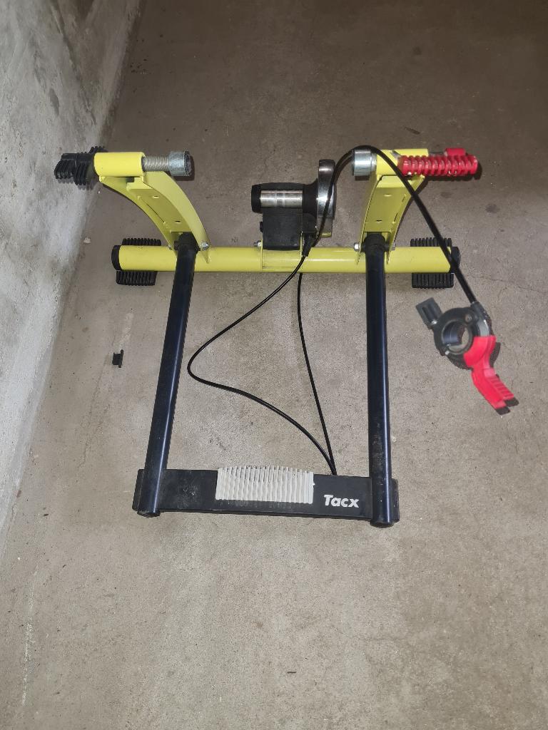 Fietstrainer Tacx CycleForce, Sports & Fitness, Cyclisme, Enlèvement, Utilisé, Autres types