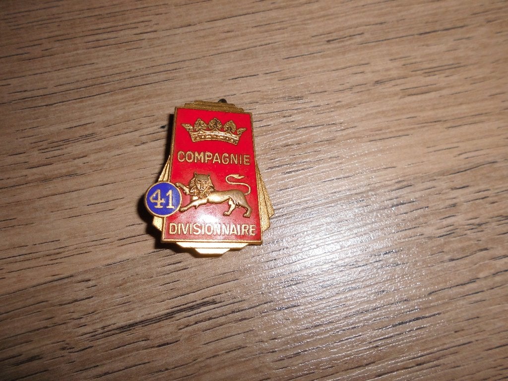 ancien insigne militaire compagnie 41 eme divisionnaire, Collections, Enlèvement ou Envoi