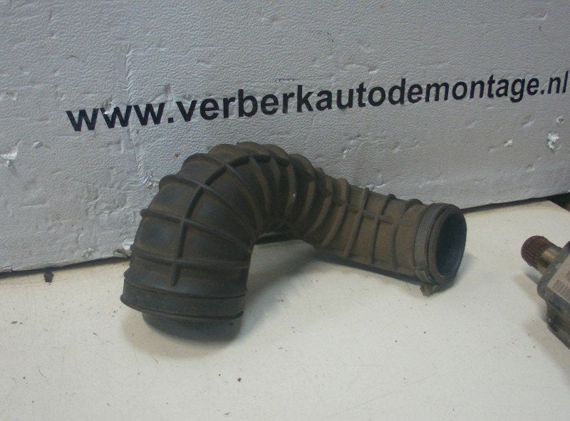 DURITE AIR Volvo XC70 (SZ) (01-2000/08-2007), Info@volvocars.com, Volvo Car Germany GmbH, Siegburger Straße 229
50679  Köln, DE
