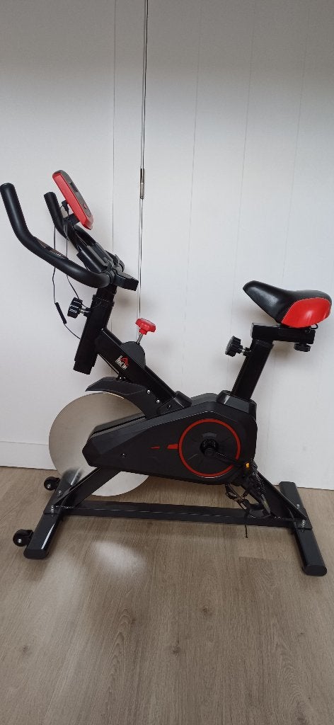 Hometrainer verstelbaar, spinning fiets, fitness, Sport en Fitness, Ophalen, Gebruikt, Metaal, Benen