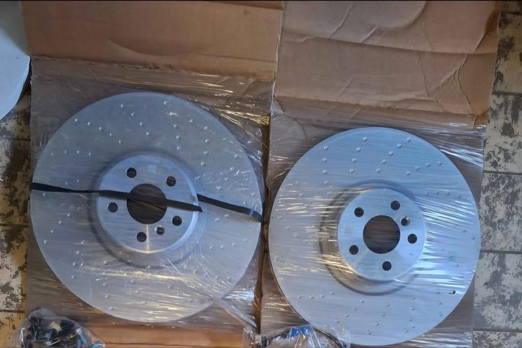 Disque de freins aérés prépercé Msport original Bmw modèle G, Autos : Pièces & Accessoires, Freins & Transmission, Enlèvement