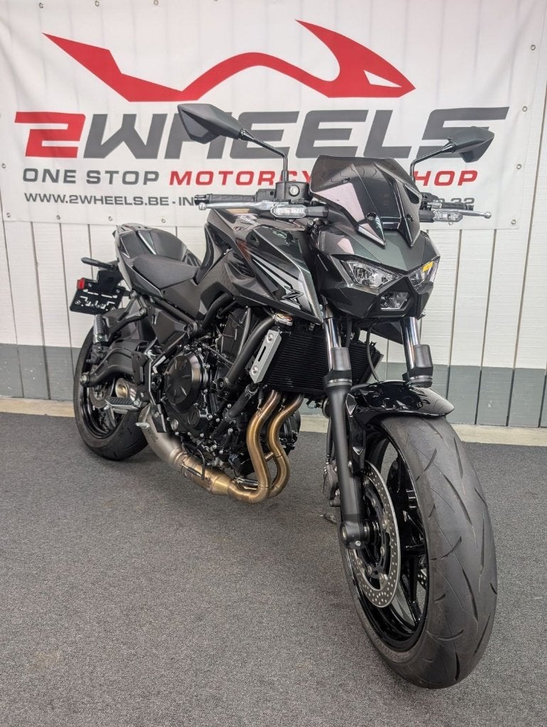 KAWASAKI Z650 PERFORMANCE, Entreprise, Occasion, Plus de 35 kW, 2 cylindres