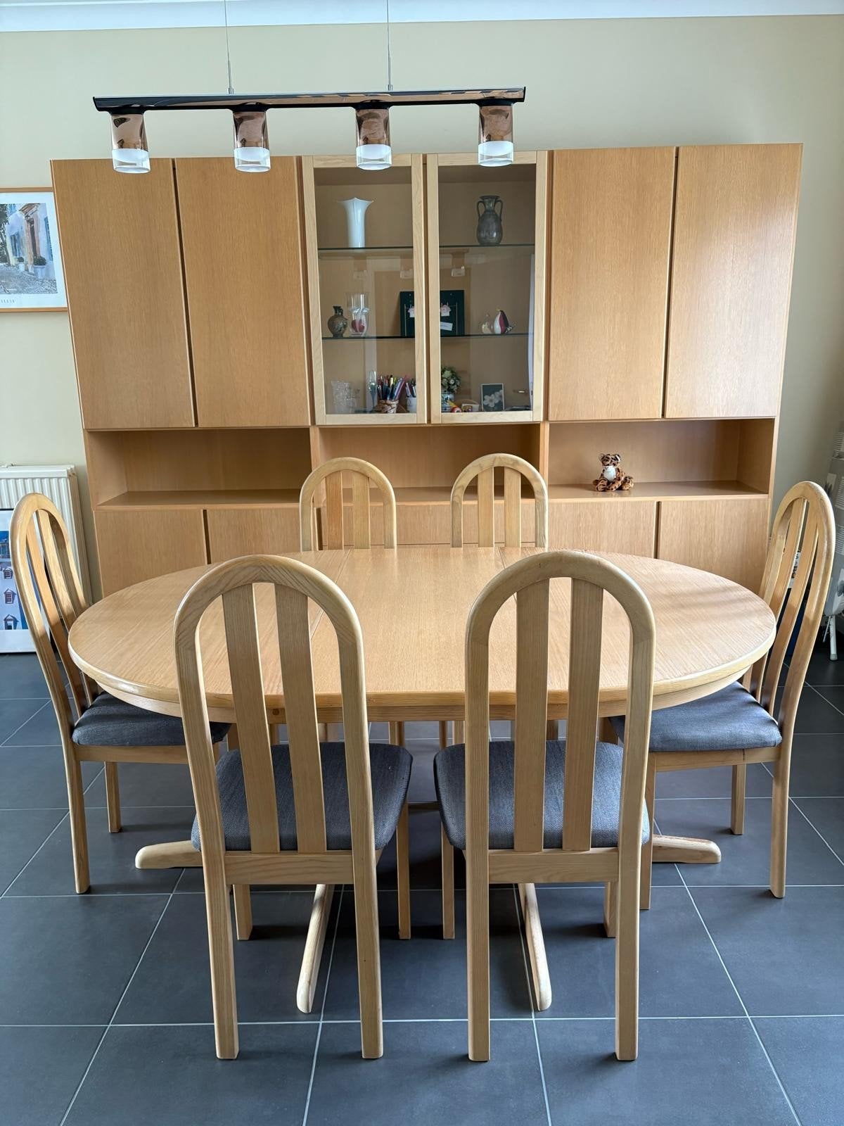 Eetkamer met uitbreidbare tafel, 6 stoelen en grote kast, Enlèvement, Utilisé, 4 à 6 chaises