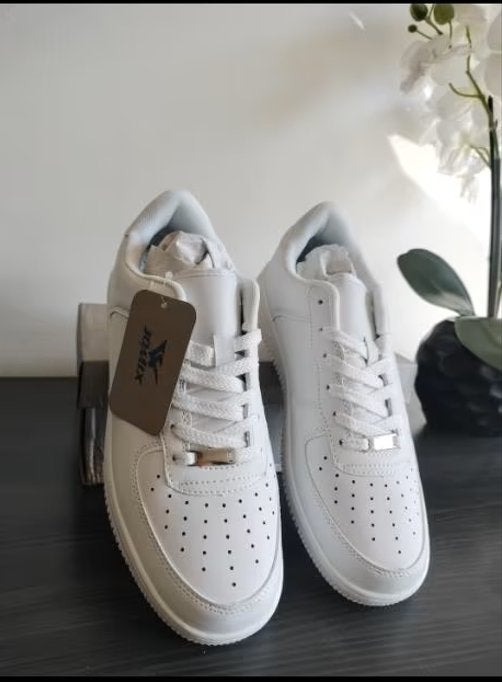 chaussures en cuir blanc, Vêtements | Hommes, Chaussures, Neuf, Baskets, Blanc, Enlèvement ou Envoi