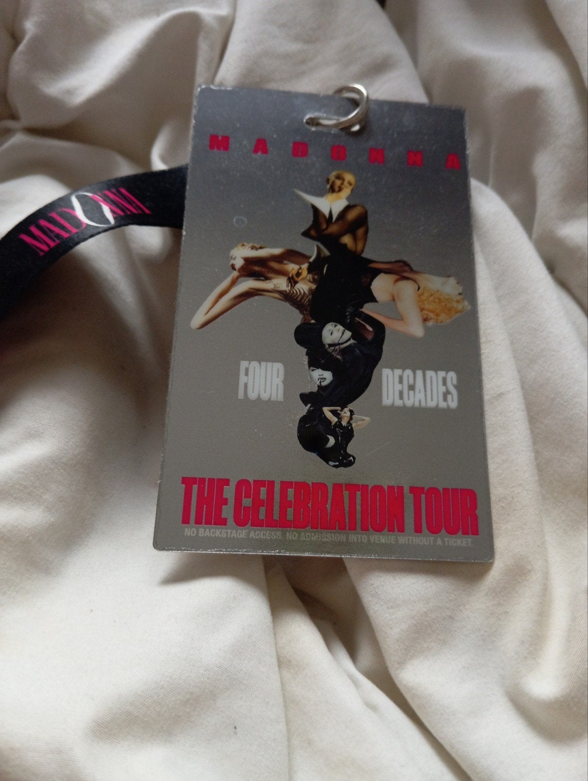Madonna the celebration tour, Four decades - Madge badge, Ophalen of Verzenden, Nieuw