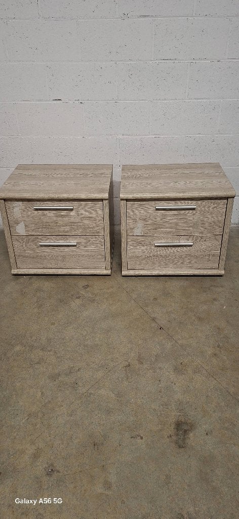 Table de nuit, Maison & Meubles, Enlèvement, Utilisé, Bois, 45 à 65 cm