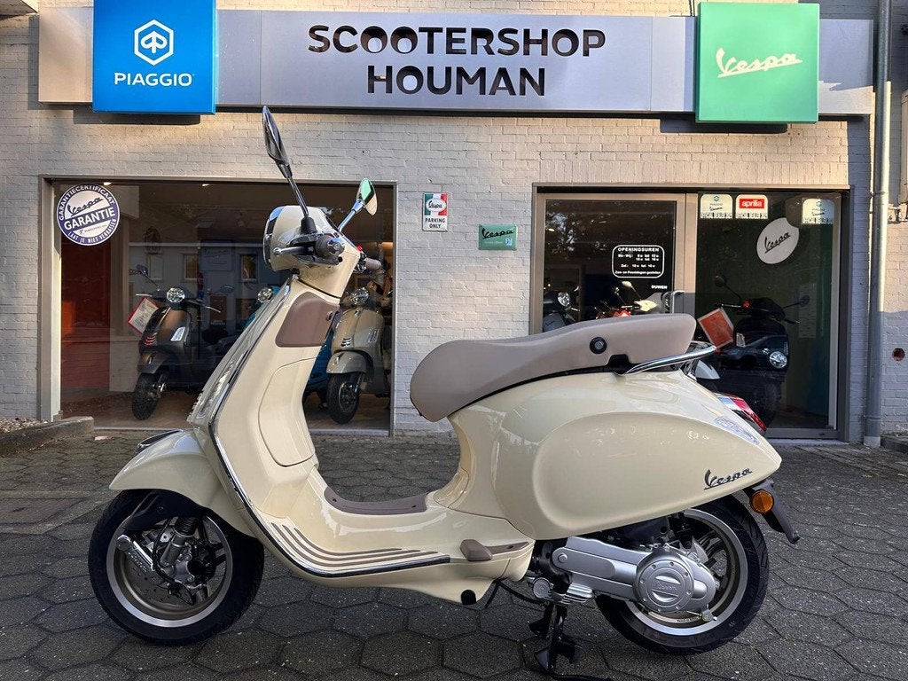 Vespa Primavera S 50cc 45 Km/h Giallo Disinvolto (nr.24), Fietsen en Brommers, Scooters | Vespa, Nieuw, Benzine, 50 cc, Vespa S