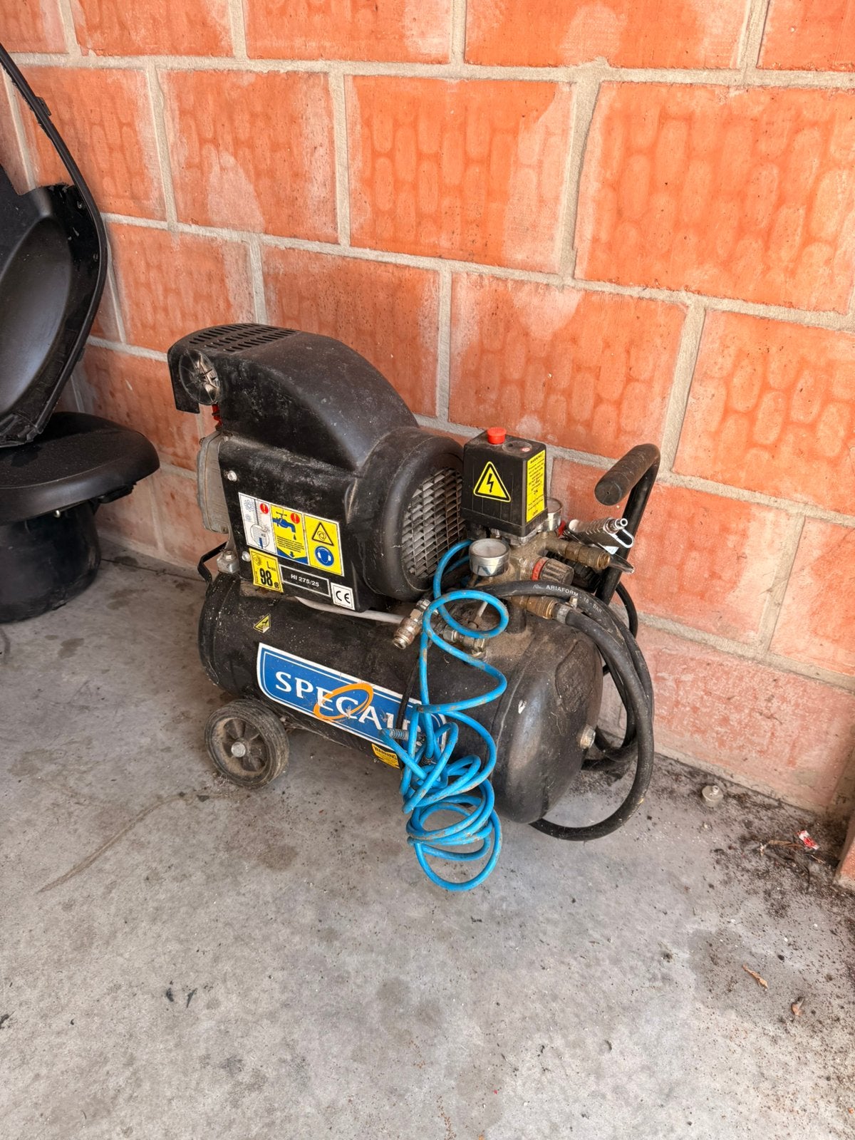 Compressor tekoop, Hobby en Vrije tijd, Ophalen, Zo goed als nieuw