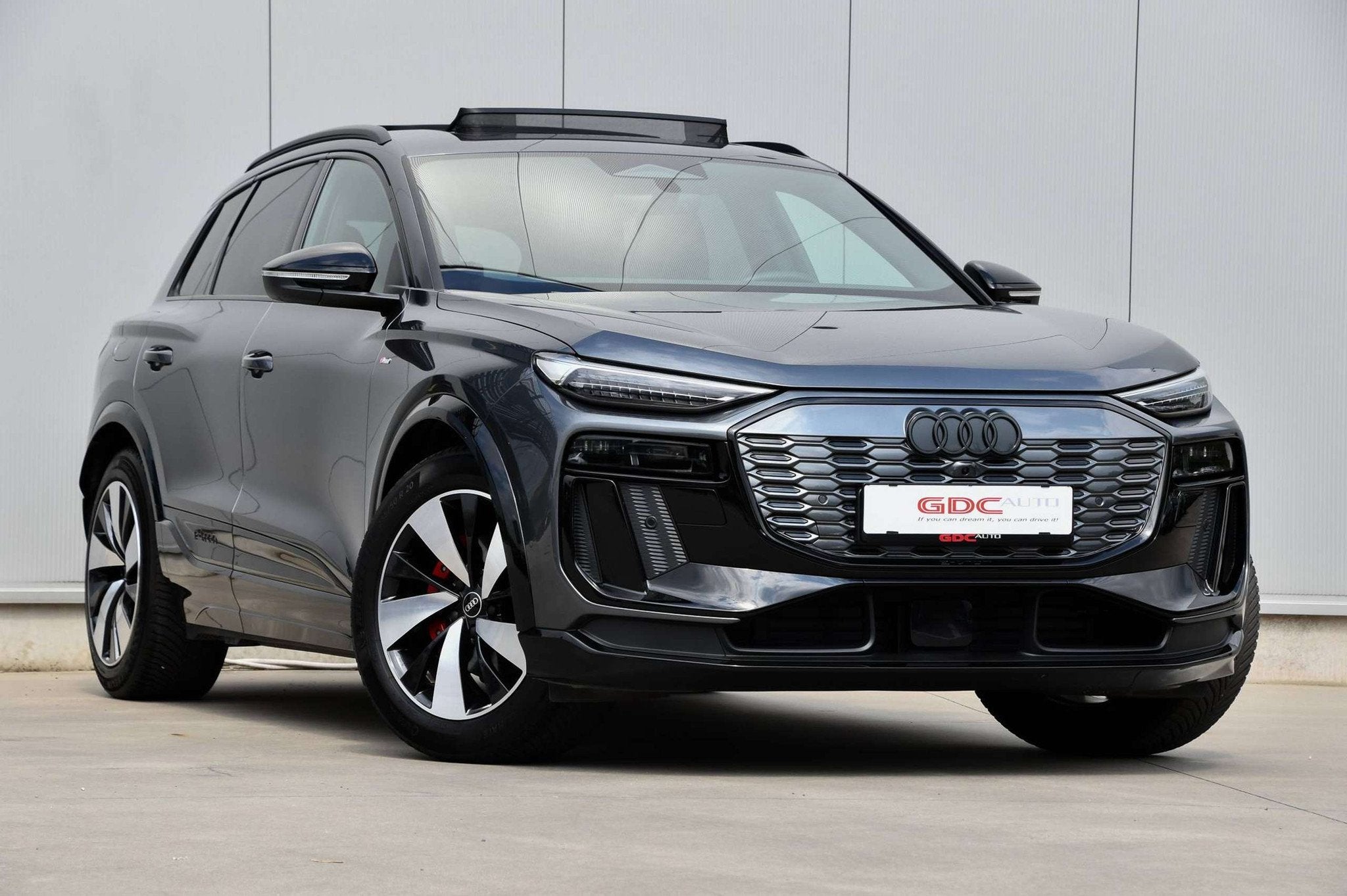 Audi Q6 e-tron Q6 e-Tron 100 kWh Quattro S line l Pano l luc, Autos, Audi, Argent ou Gris, Achat, Entreprise, Noir