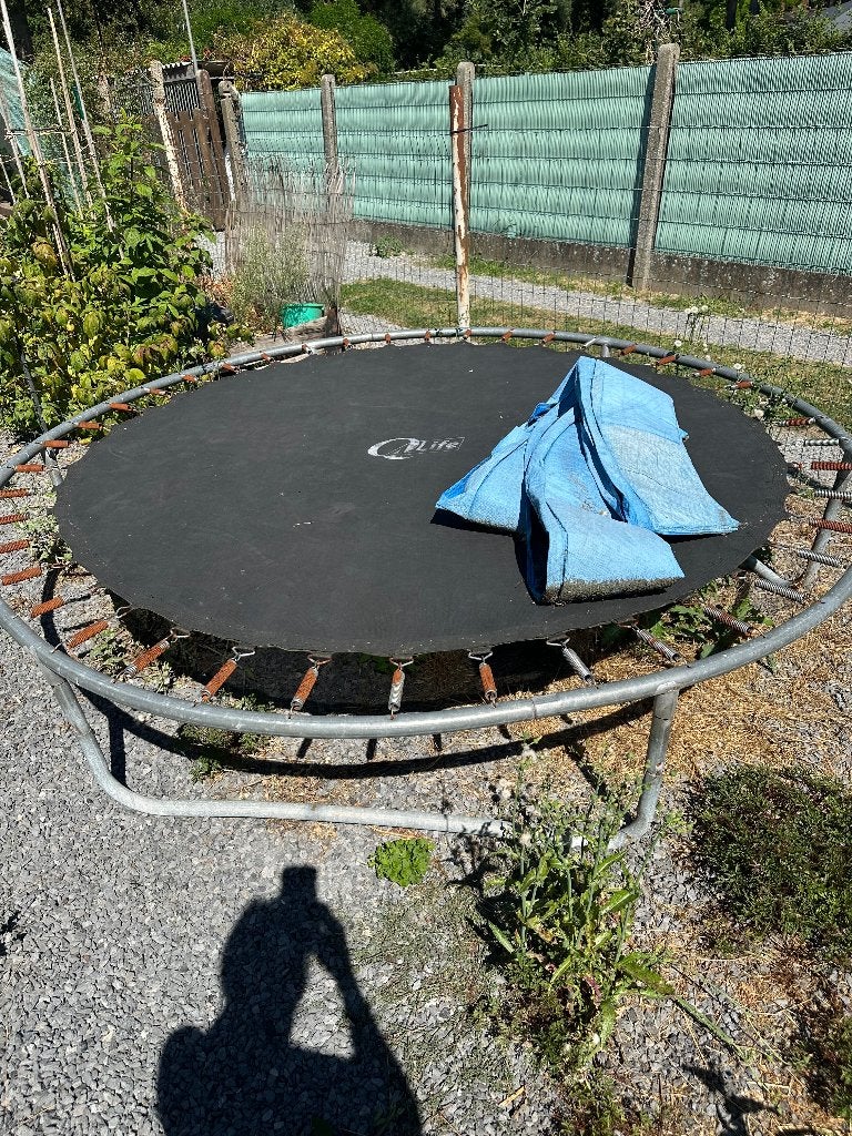 Trampoline zonder net, Enlèvement, Utilisé