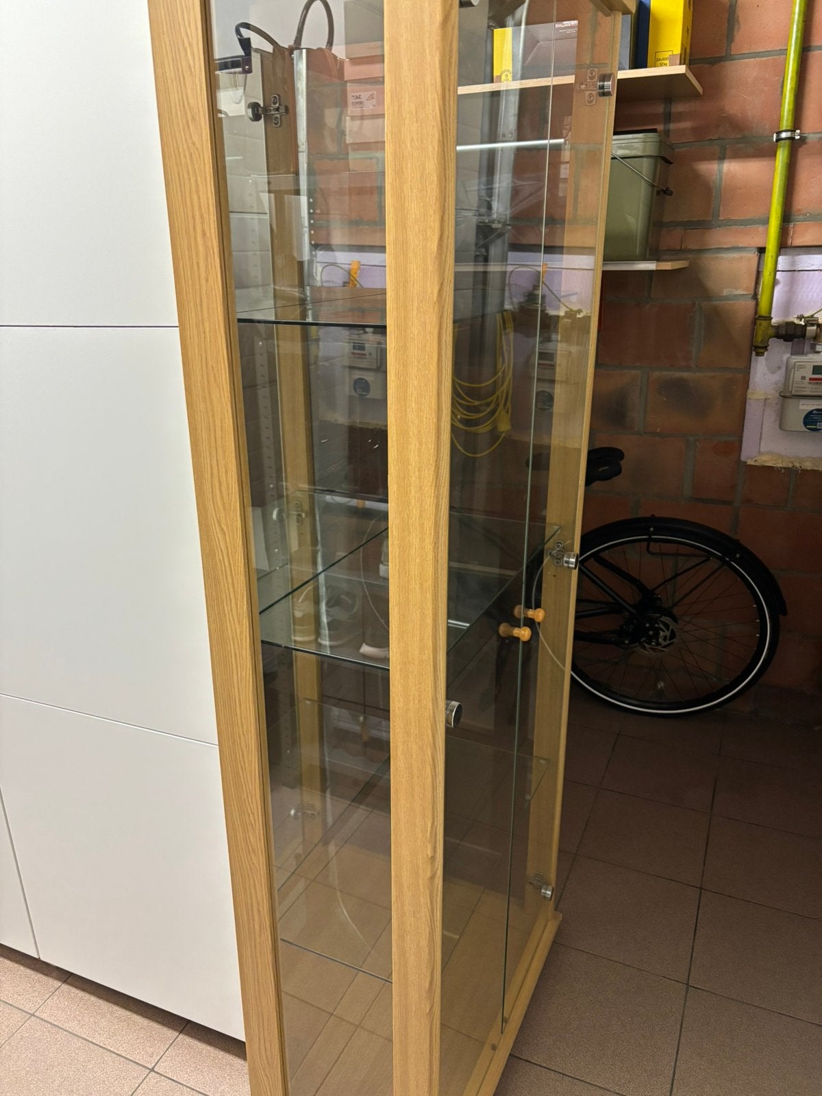 Vitrine kastje met spiegel, Ophalen, Zo goed als nieuw