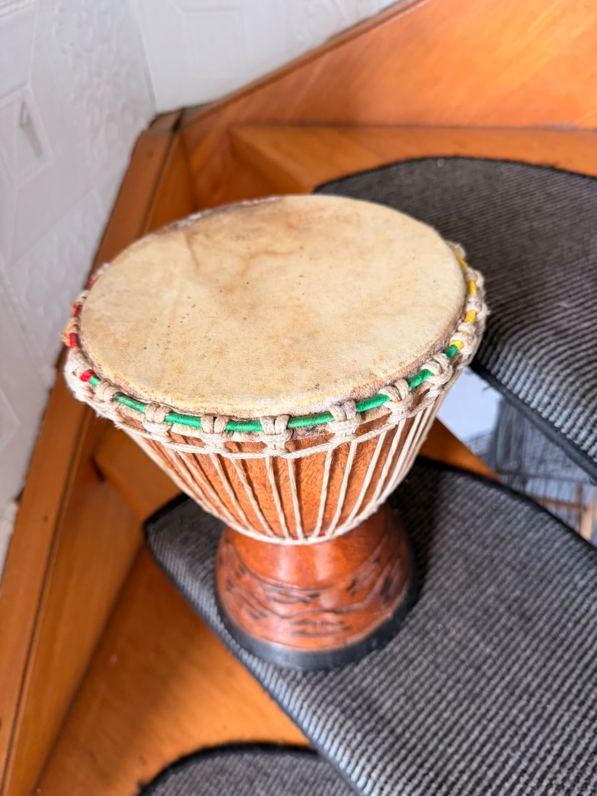 Instrument de percussion Djembé et tambour décoratif en bois, Musique & Instruments, Enlèvement ou Envoi, Utilisé, Tambour