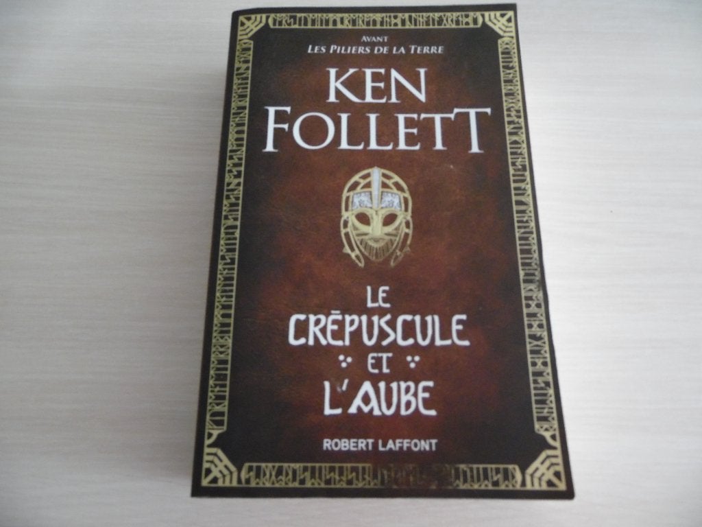 LE CRÉPUSCULE ET  L'AUBE      KEN FOLLET, Europa overig, Ken Follett., Ophalen of Verzenden, Zo goed als nieuw