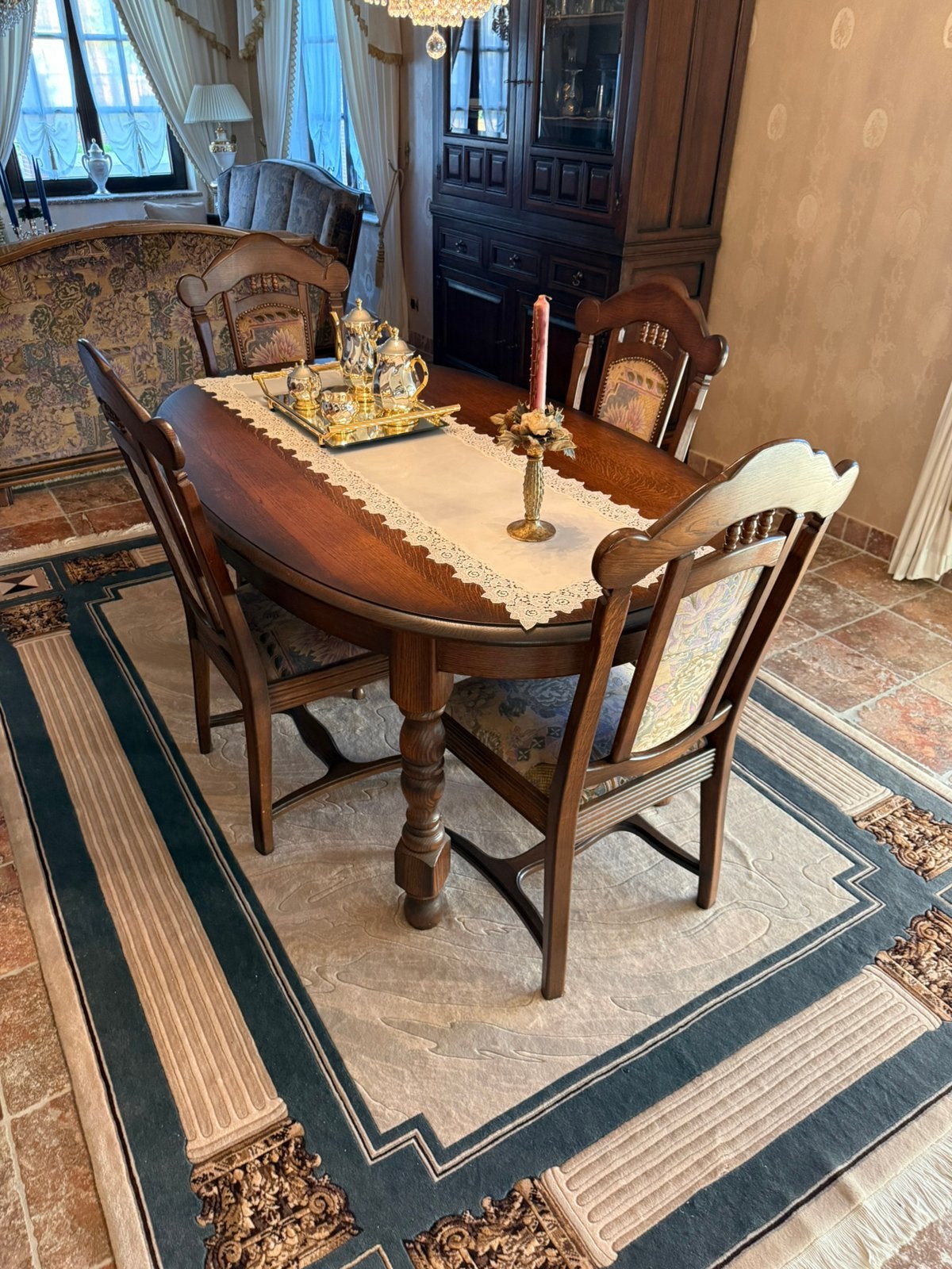 Eetkamer tafel, Enlèvement