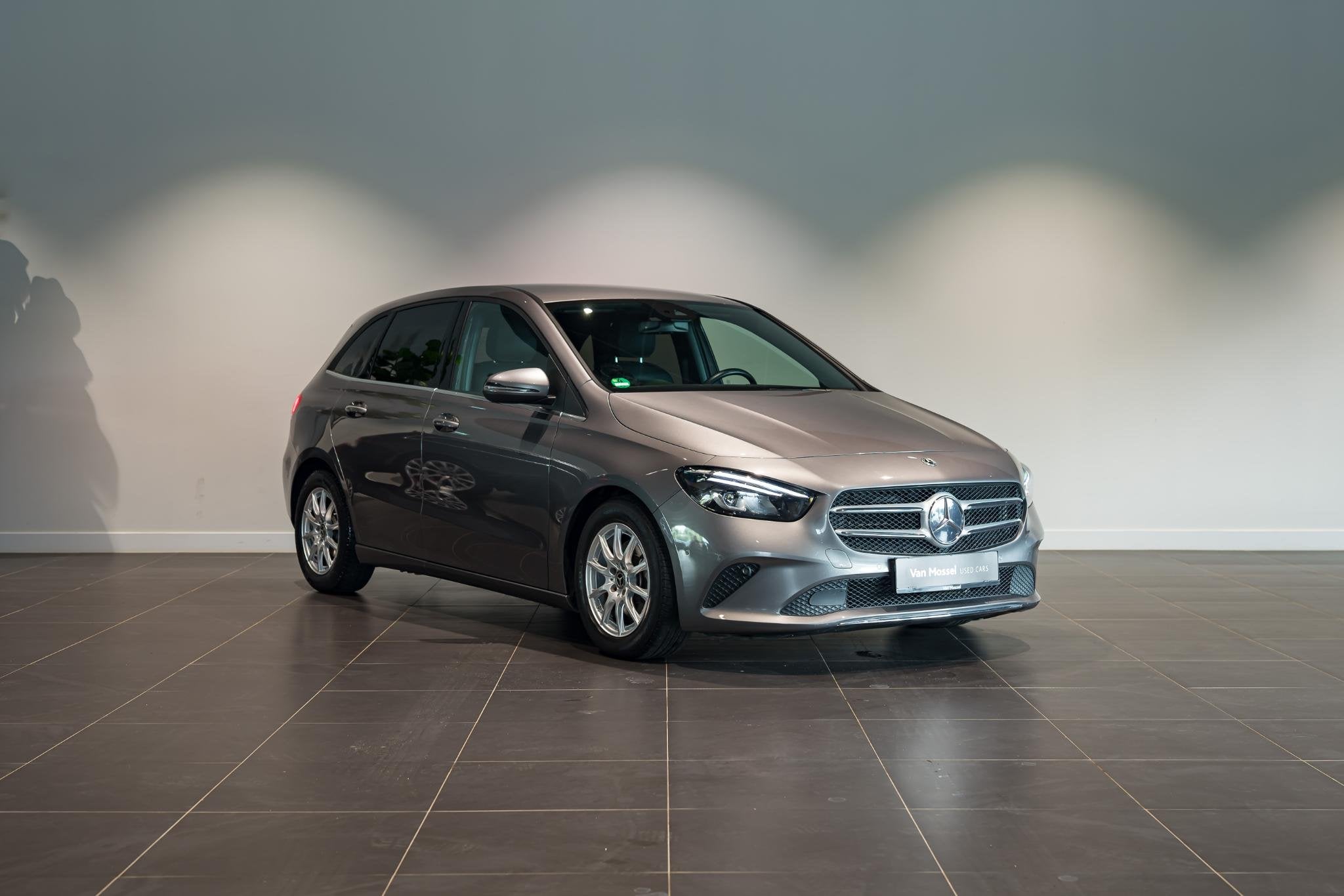 Mercedes-Benz B-Klasse B 200 d Luxury Line Camera | PDC V+A, 4 cilinders, Bedrijf, 5 deurs, 1600 kg