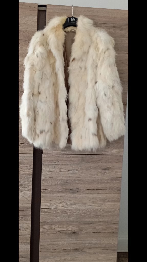Manteau fourrure renard, Enlèvement, Femmes