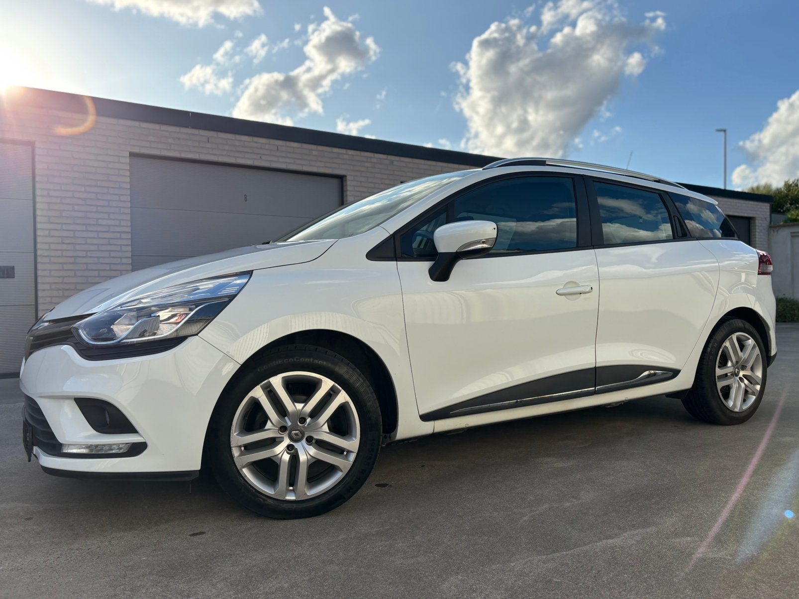 Renault Clio Break - 0,9 essence - 64 000 Km - Homologuée, Achat, Euro 6, Boîte manuelle, Noir