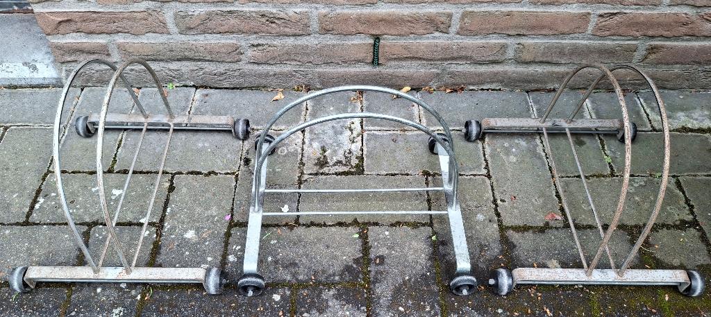 3 Vintage fietsstaanders in metaal met wieltjes, Ophalen of Verzenden, Gebruikt