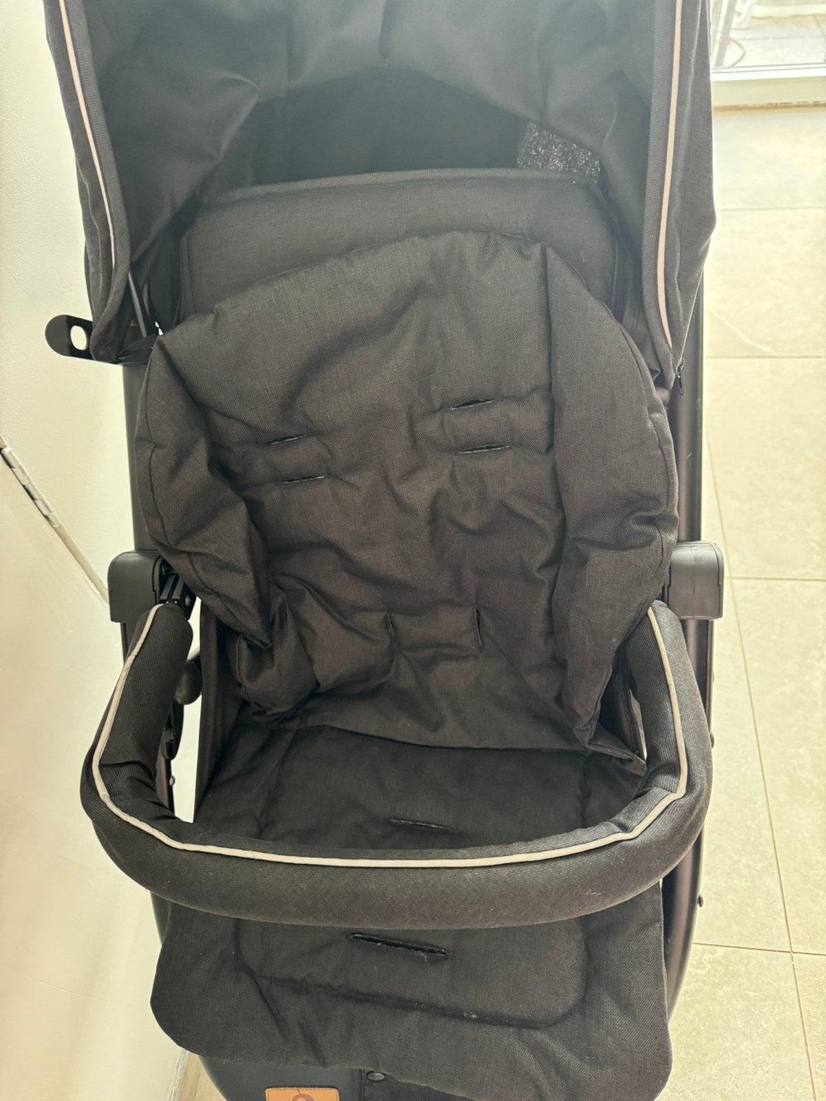 Kinderwagen Lionelo zwart, Ophalen, Zo goed als nieuw, Verstelbare rugleuning