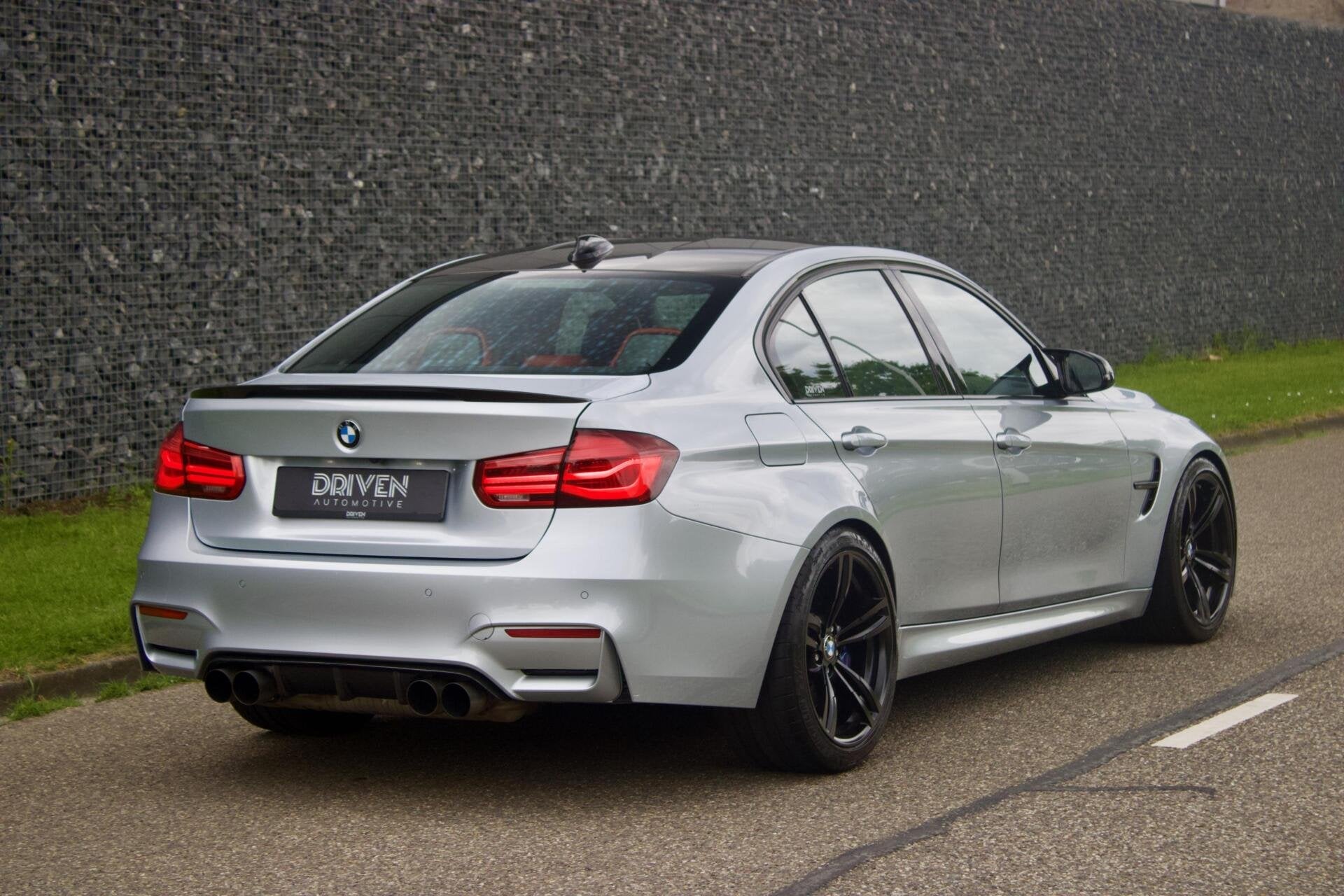 BMW F80 M3 | Silverstone - EL Midpipe - Vol opties - Uniek!, Cuir, Argent ou Gris, Achat, Entreprise