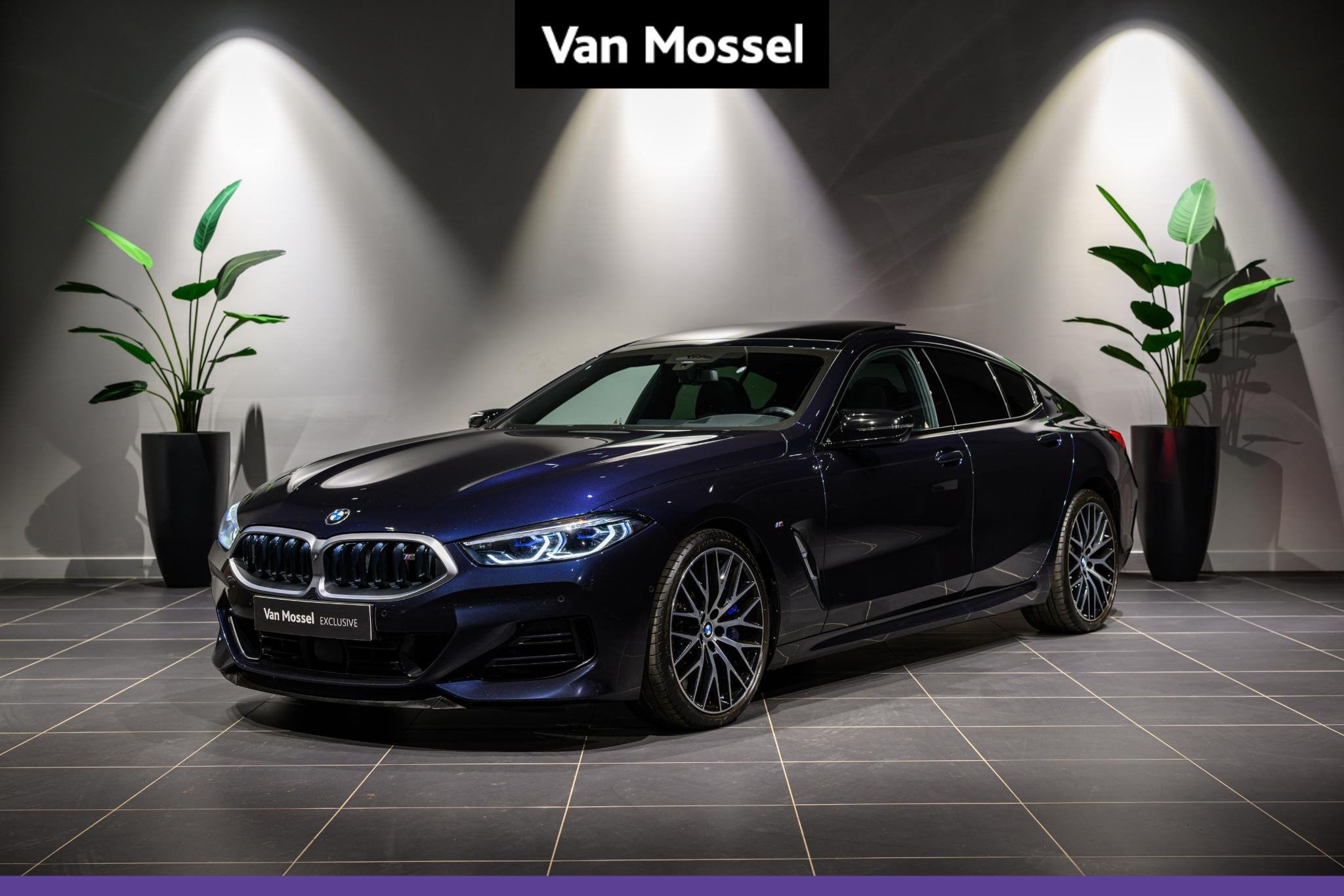 BMW M8 50i (automatique), Autos, Série 8, Achat, 4395 cm³, Carnet d'entretien