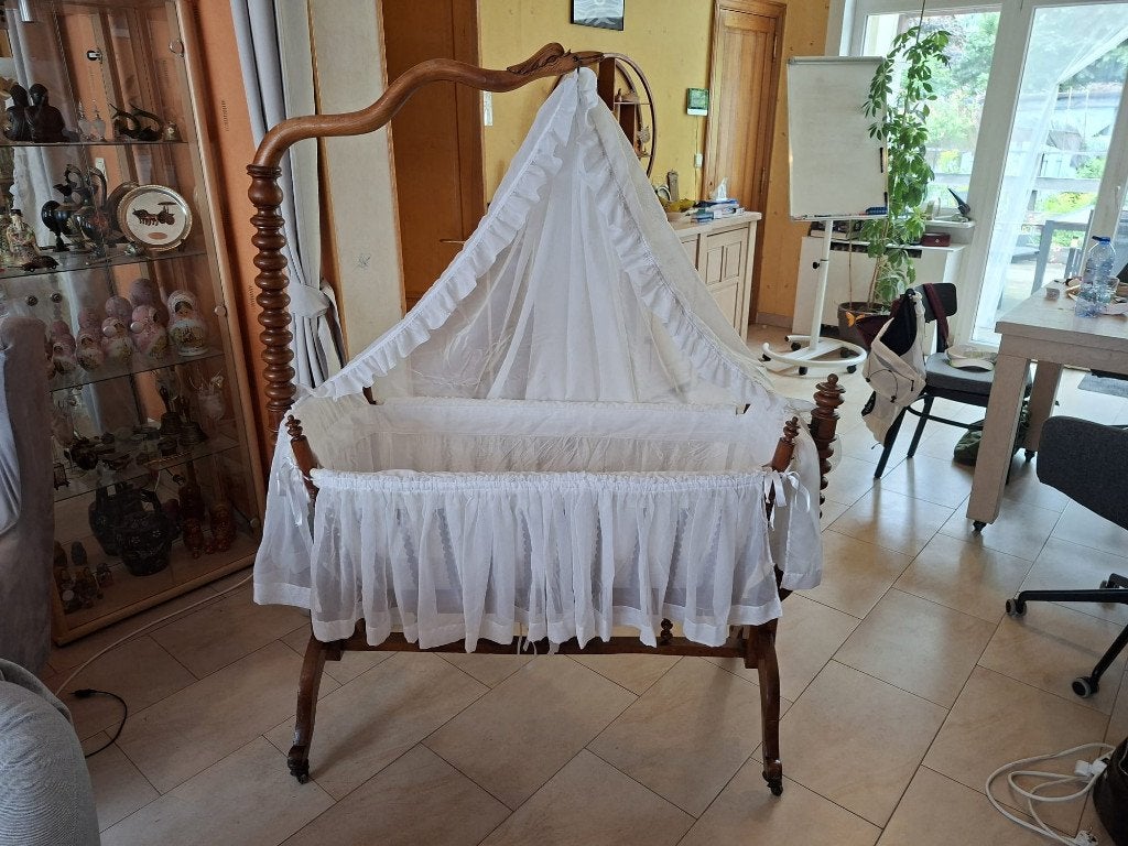 Berceau en bois avec matelas à donner, Enfants & Bébés, Enlèvement, Comme neuf, Berceau