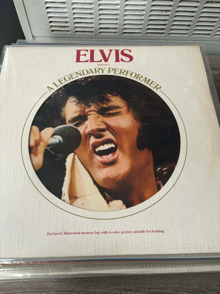 Elvis lp, A legendary performer volume 1, Duitse of Engelse, Cd's en Dvd's, Cd's | Rock, Ophalen of Verzenden, Zo goed als nieuw