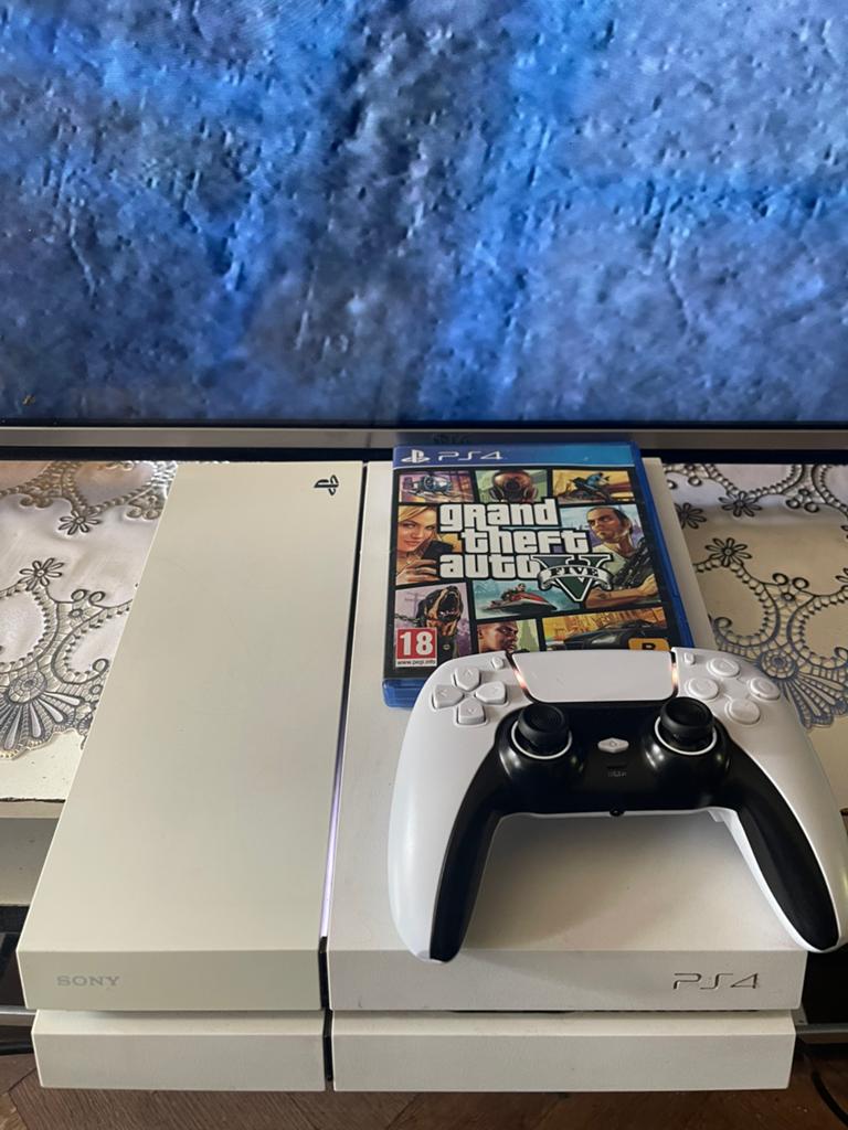 PlayStation 4 met gta5 werkt heel goed inorde, Ophalen, Zo goed als nieuw