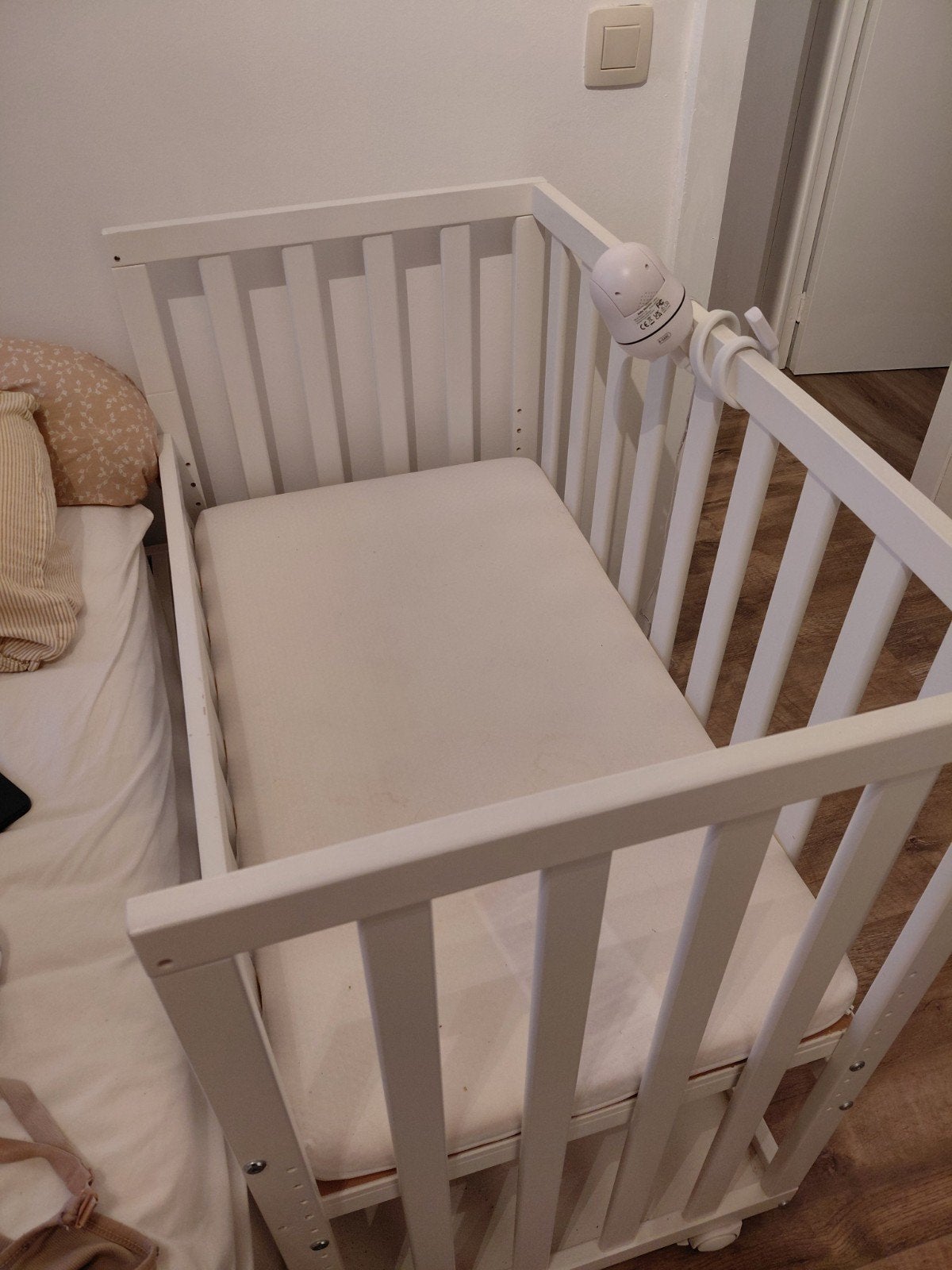 Houten co-sleeper, Ophalen, Wieltjes