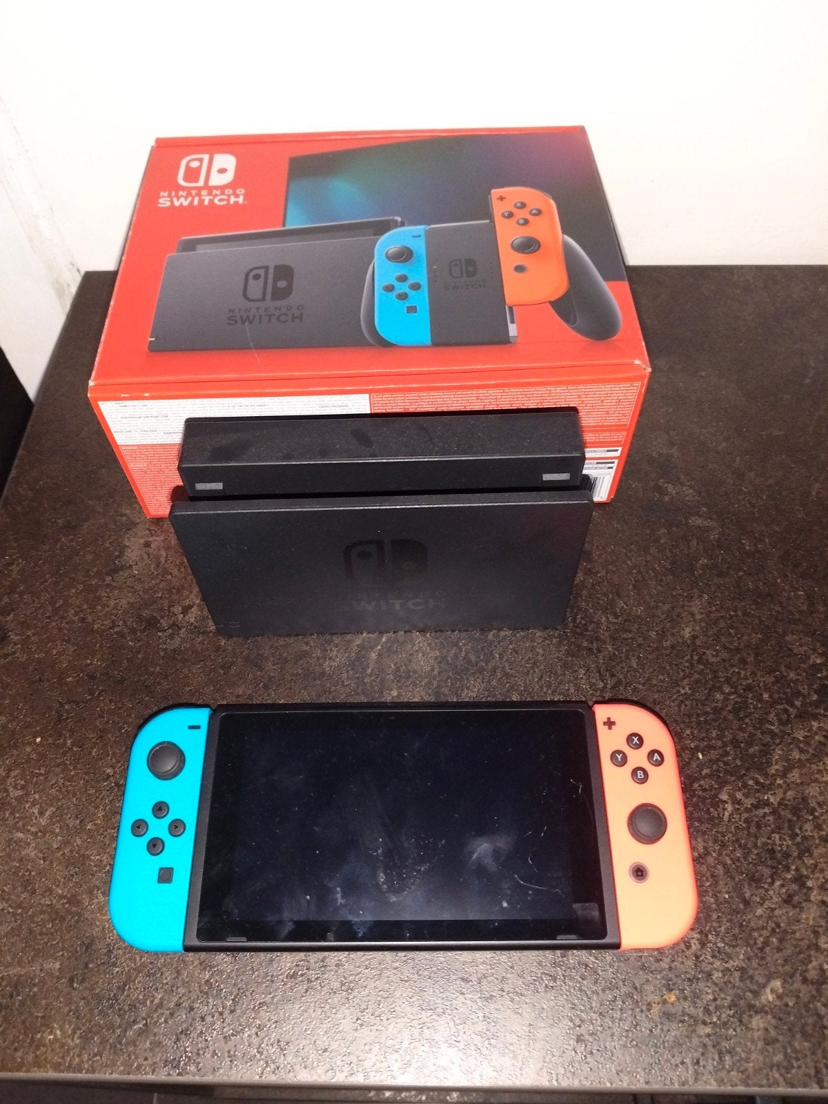 Nintendo switch, goede staat. plus opbergcase, Ophalen of Verzenden, Zo goed als nieuw, Met 2 controllers, Switch 2019 Upgrade
