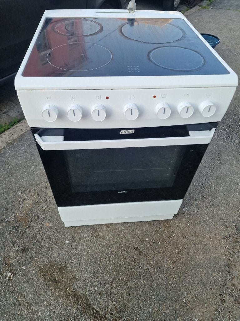 Cuisinière électrique céramique valberg fonctionne tres bien, Electroménager, Classe énergétique A ou plus économe, 4 zones de cuisson