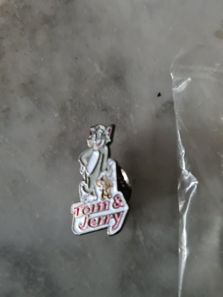 Pin's Tom et Jerry, Enlèvement ou Envoi