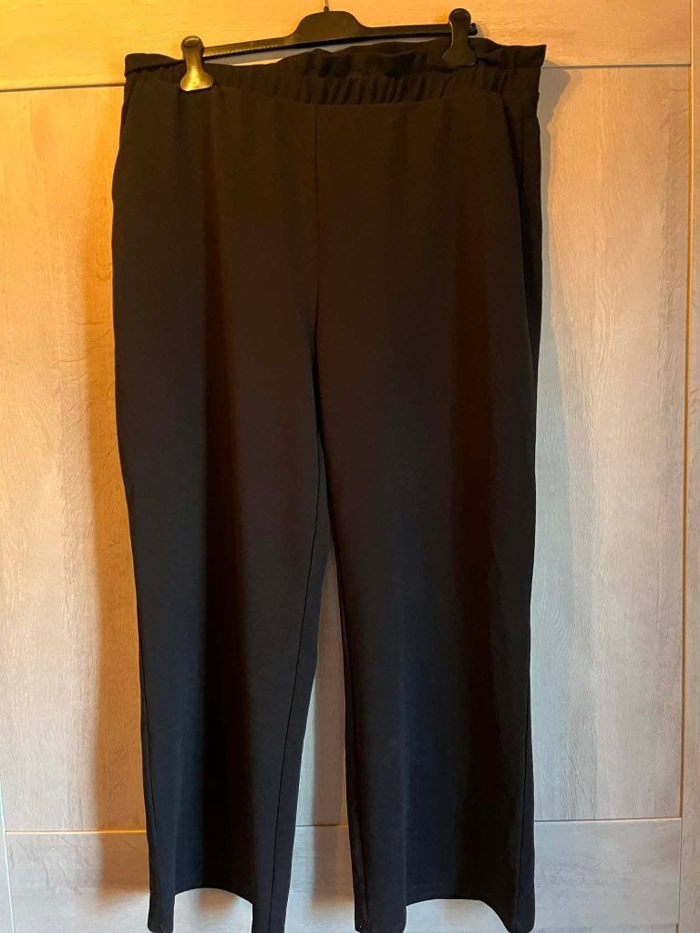 broek zwart met rekker vera moda curve 50 prima staat, Vera moda, Zwart, Ophalen of Verzenden, Zo goed als nieuw