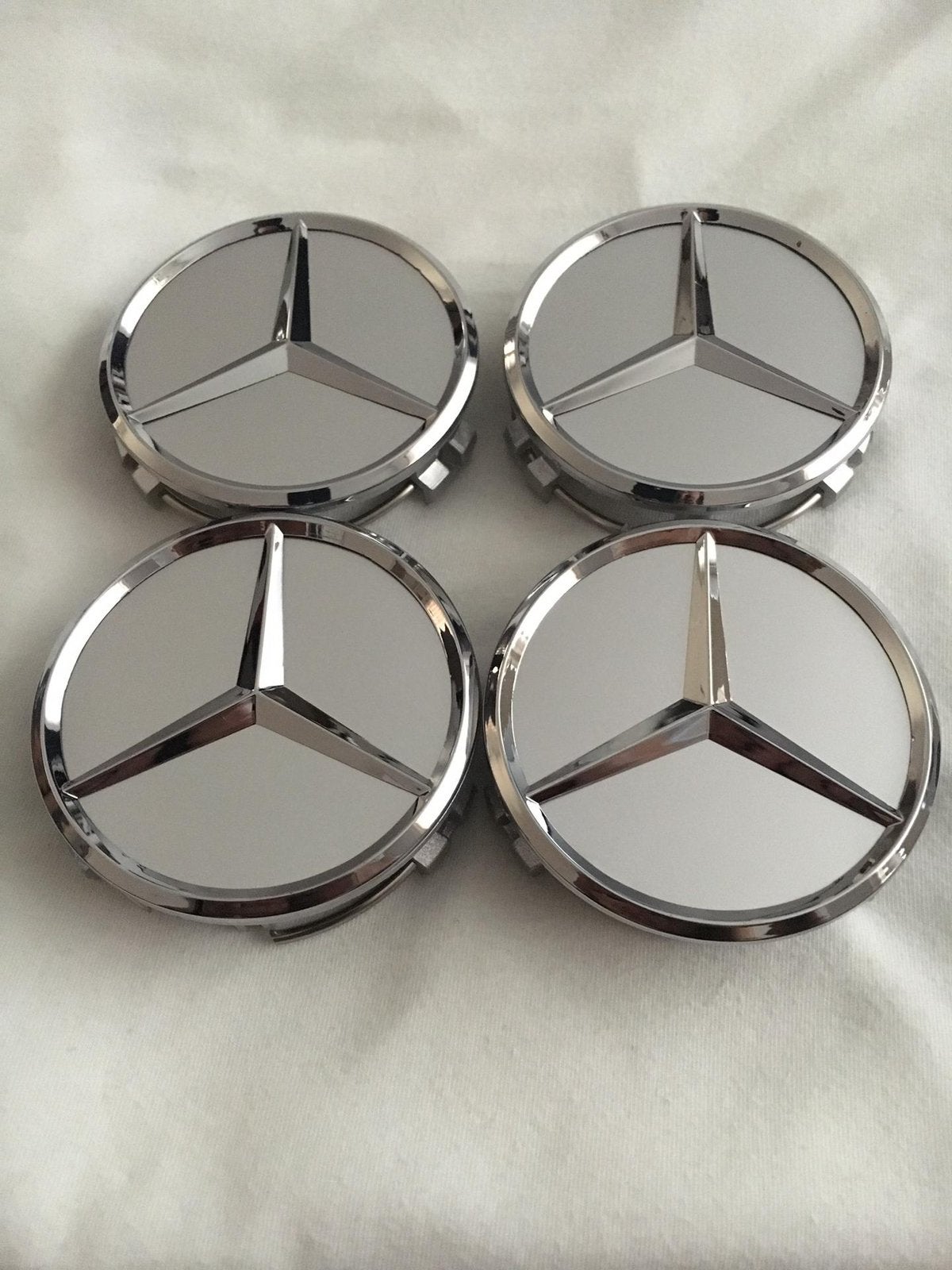 4x nieuwe grijze Mercedes naafdoppen, Ophalen, Zo goed als nieuw