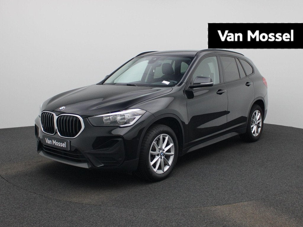 BMW X1 sDrive18iA (100 kW), Auto's, Automatische klimaatregeling, Stof, Gebruikt, Zwart