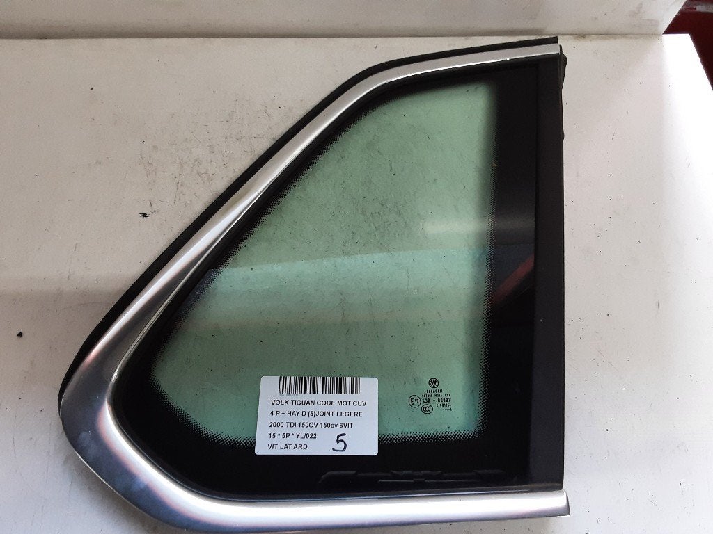 VITRE LATERALE ARRIÈRE DROIT Tiguan (5N1 / 2) (5NA845042), Volkswagen, Mevr. I. Hauben, Utilisé, Rue de l'Espoir 34 34
4030  GRIVEGNÉE, BE