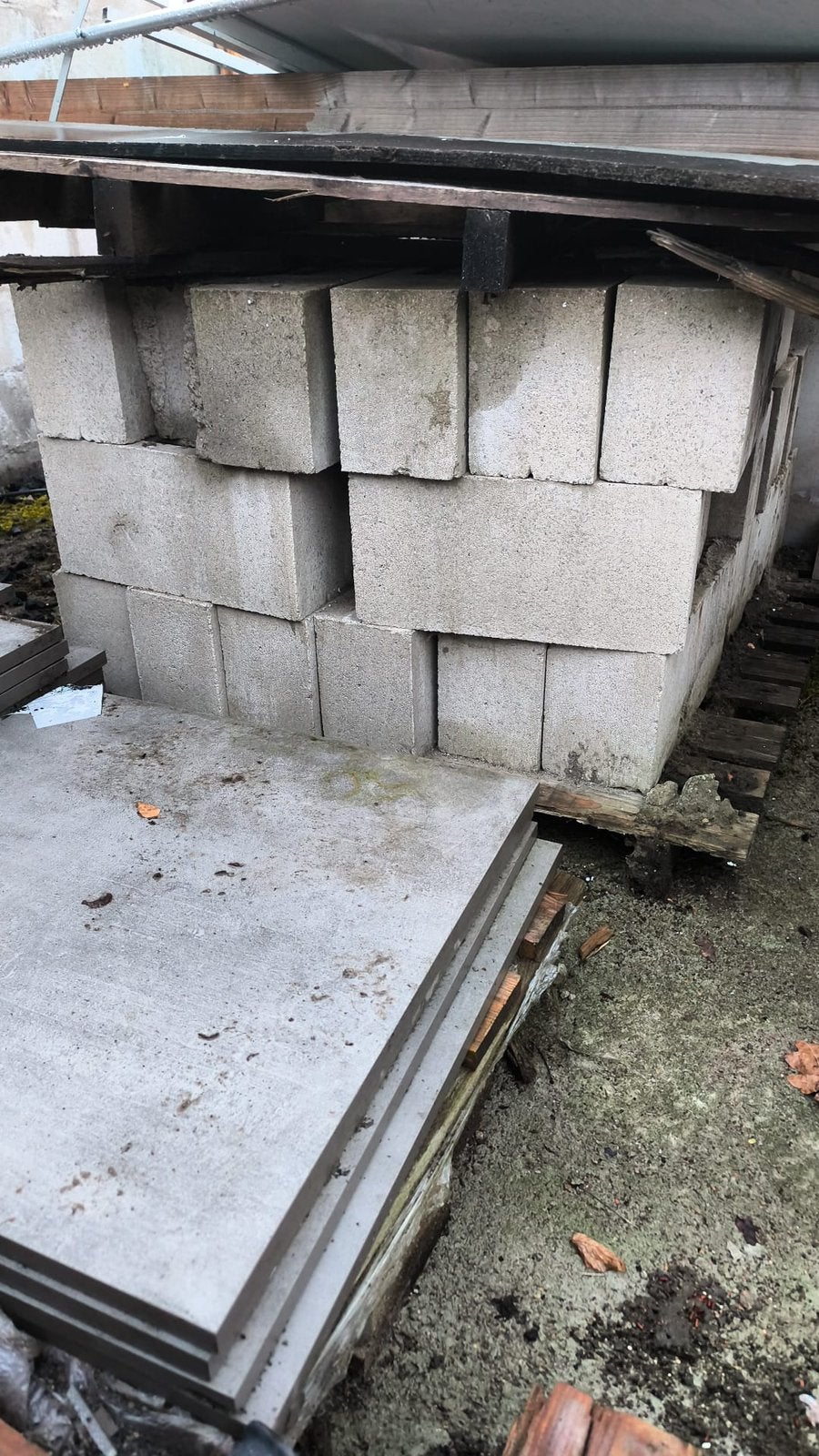 Stenen en palletten gratis, Ophalen, Zo goed als nieuw