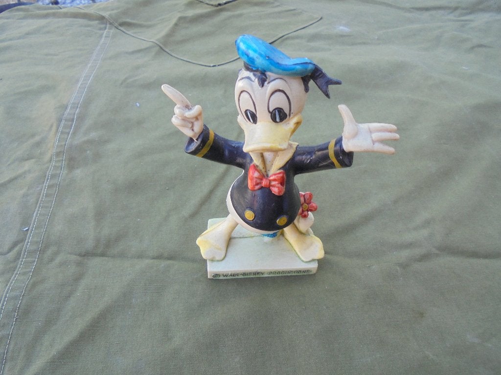 Donald Duck-figuur van Walt Disney Productions, Verzamelen, Disney, Ophalen of Verzenden, Donald Duck, Zo goed als nieuw, Beeldje of Figuurtje